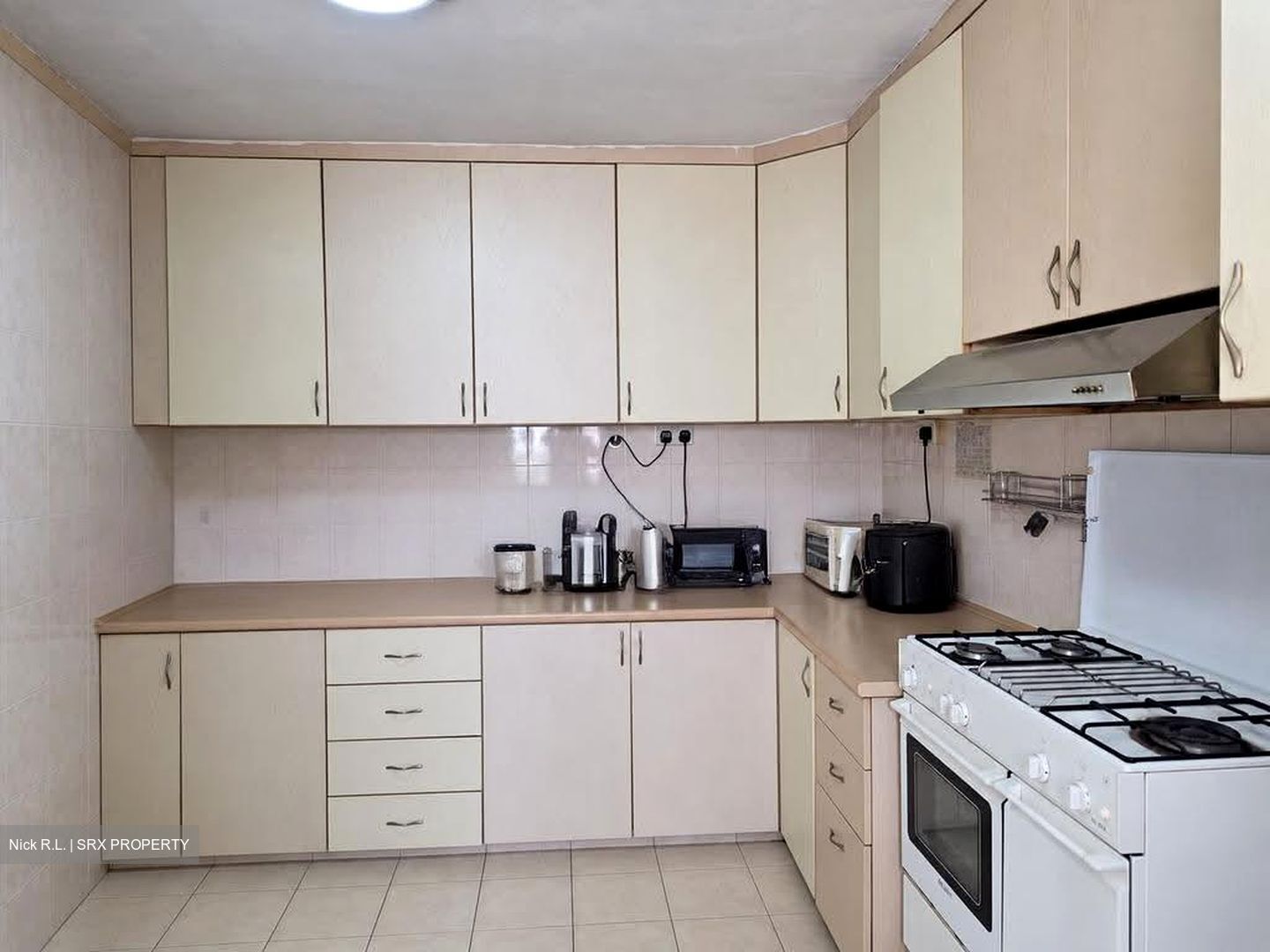 Blk 556 Jurong West Street 42 (Jurong West), HDB Executive #630692251